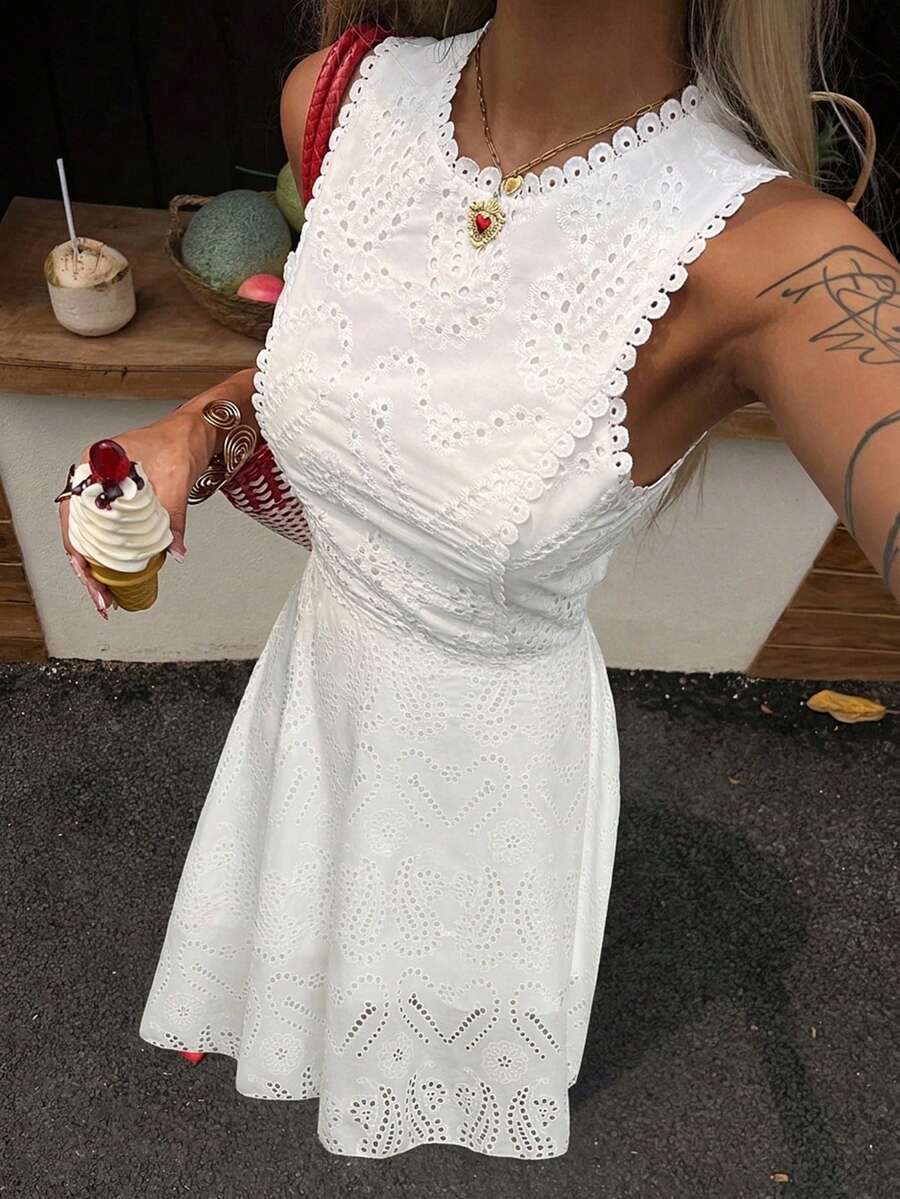 DAZY 新款春夏女款無袖刺繡鏤空蕾絲長裙兩件套 白色優雅度假風下午茶派對穿搭 - 白色 - 查看 1