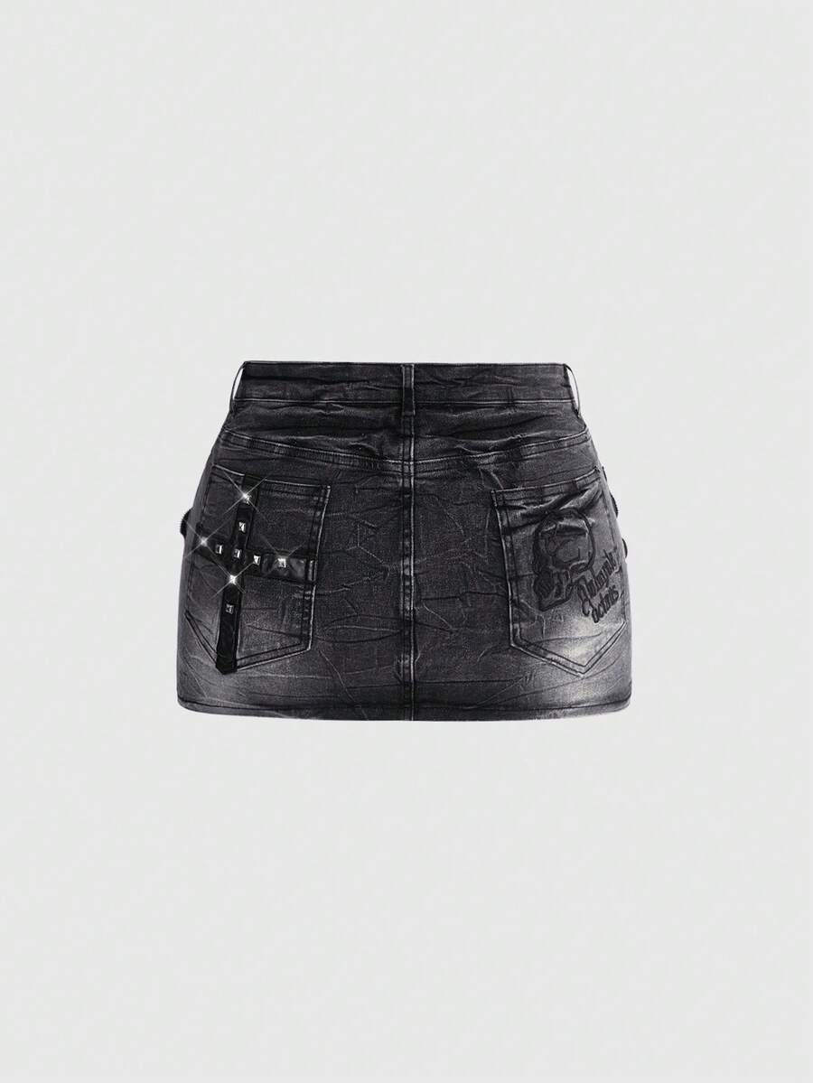 ROMWE Grunge Punk Y2K 2000年代辣妹風骷髏刺繡十字鉚釘超低腰大尺碼女款牛仔迷你裙 灰色 夏季 萬聖節 演唱會 - 黑色 - 查看 1