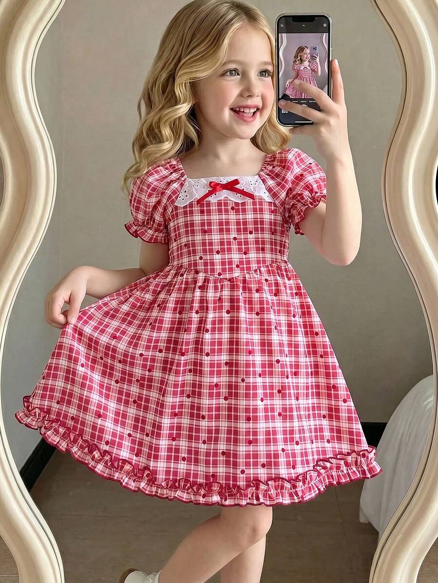 SHEIN Elladie kids 1件少女甜美復古公主風紅白格紋可愛紅波點印花柔軟親膚面料方領蕾絲鏤空領口3D紅色蝴蝶結裝飾澎澎短袖荷葉邊袖口高腰A字版型飄逸荷葉邊裙襬擺裙適合派對野餐校園生日休閒日常度假拍照四季穿著舒適百搭