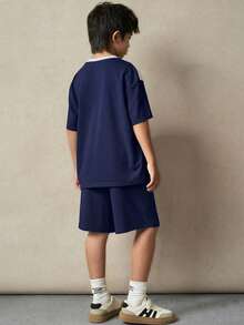 SHEIN Tween Boy Casual Colorblock Crew Neck Short Sleeve T-Shirt And Shorts 2pcs Set, Suitable For Commuting, School, Daily Casual Outings, Sports, Spring And Summer - Navy Blue - View 2