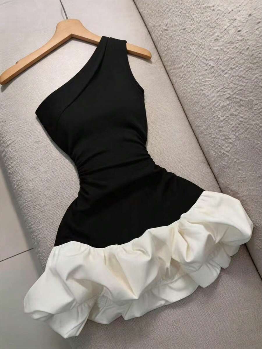 GlowEve 女款黑白配色拼接單肩迷你洋裝,抓皺高腰修身貼身洋裝,泡泡裙擺,優雅日常休閒洋裝,約會度假穿搭,辦公通勤夏季派對短洋裝 - 黑與白 - 查看 1