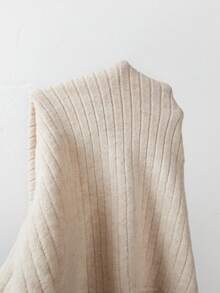 SHEIN 2026新款女款米色羅紋針織上衣-V領配精緻蕾絲飾邊，短袖，修身剪裁，將柔美浪漫魅力與甜美女性風格完美融合，適合早午餐約會、日常出遊及春夏疊穿 - 杏色 - 查看 8