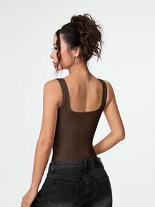 SHEIN PETITE 女款小碼深棕色純色寬肩帶方領修身連身衣，無袖性感夏季約會日常外出穿搭 - 棕色 - 查看 2