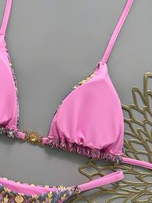 Swim Mod Setelan Baju Renang 2 Potong Wanita 26SS Musim Semi/Panas dengan Kain Rajutan Baru, Atasan Segitiga Tanpa Punggung Leher V & Bawahan Bikini T-Back untuk Liburan Pantai - Berwarna merah muda - View 5