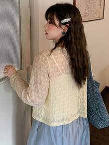Dazy Plus 素色蕾絲V領修身長袖開襟外套 優雅大尺碼女款 春夏杏色薄款夾克 初秋可愛上衣 - 杏色 - 查看 3