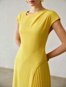 MOTF PREMIUM WOMEN'S ELEGANT COMMUTER SHORT SLEEVE PLEATED YELLOW MIDI DRESS FOR SPRING AND SUMMER - Yellow - View 2