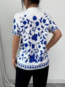 SHEIN Holidaya 女款夏季海灘度假風花卉印花V領短袖襯衫 - 藍色 - 查看 2