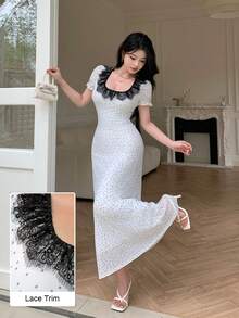 Modelyn 白色网纱波点撞色蕾丝荷叶边下摆法式优雅度假夏季中长连衣裙（女款） - 黑與白 - 查看 1
