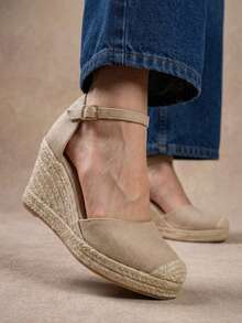 Espadrilles With Ankle Straps, Closed Design And Jute Platform Ccon - Beige - View 1