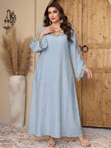 Al Najma 大尺碼女款優雅葉子刺繡花卉裝飾寬鬆喇叭袖阿拉伯風洋裝 - 藍色 - 查看 4