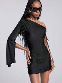 Airlisse Damen Sommer Y2K Hot Girl Kleid mit gerafftem Saum und asymmetrischen Ärmeln - Schwarz - Übersicht 5