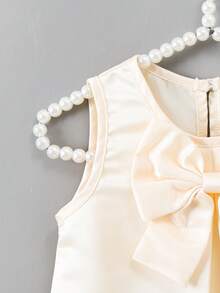 SHEIN Glamorique Kids 女嬰夏季洋裝，開學季，3個月至3歲，杏色，可愛時尚3D蝴蝶結，圓領，無袖，多層荷葉邊網紗洋裝，鈕扣開合，舒適柔軟，優雅時尚，適合春/夏季、生日、家庭、學校、派對，可作為禮物 - 杏色 - 查看 6