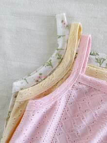 SHEIN Vintaside Kids Set Baju Terusan Bayi Perempuan Musim Panas Berwarna-warni Model Halter Terdiri dari Tiga Potongan. Tersedia tiga desain: Pink Lembut, Kuning Krem Polos dengan Pola Berlubang, dan Pola Bunga Segar. Gayanya manis, sederhana, dan memiliki nuansa pedesaan. Permukaannya terbuat dari kain rajutan berlubang. Area selangkangan memiliki desain kancing untuk memudahkan penggantian popok. Ketebalannya sedang dan cocok untuk kegiatan sehari-hari, jalan-jalan di taman, bersantai, olahraga ringan, atau saat belajar merangkak. - MultiWarna - View 8