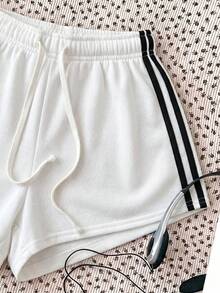 SHEIN [隨機3件，發送1件]驚喜盒 30%機率獲得2件 青少年女孩白色針織抽繩短褲 刺繡數字圖案 適合夏季休閒端莊、校園健身、運動、戶外野餐、街拍、母親節、畢業季，適用於日常、出遊、度假、假日穿著，時尚女孩、休閒穿搭、新風格、返校、慵懶風、開學季、少女風 T恤運動短褲 女孩運動短褲 健身短褲 運動短褲 - 彩色 - 查看 4