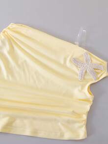 SHEIN 青少年女孩淺黃色單肩修身長洋裝 & 彈性垂墜面料 + 單肩抓皺設計 & (海星裝飾) & 柔軟面料適合多個季節 & 修身褶皺 + 精緻裝飾適合半正式/社交場合 & 優雅而不緊身 & 易於搭配與保養 & 打造溫柔優雅的青少年女孩造型 - 彩色 - 查看 5