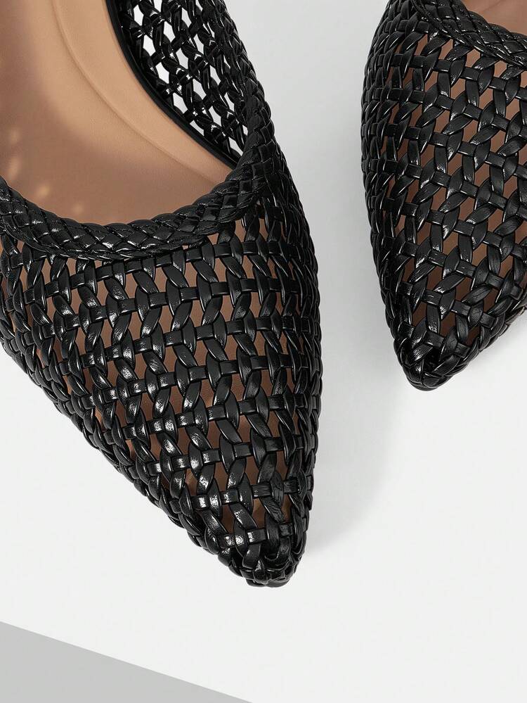 WOMEN'S NEW EUROPEAN AND AMERICAN FASHION BLACK VERSATILE COMFORTABLE ELEGANT WOVEN HOLLOW POINTED BACK EMPTY BACK STRAP FLAT SHOES