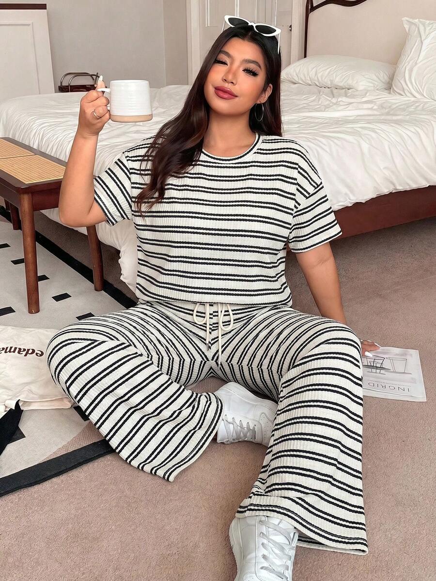 SHEIN EZwear 大尺碼女款條紋短袖上衣與寬腿長褲休閒套裝 - 彩色 - 查看 1