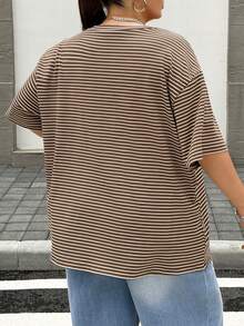 SHEIN CURVE+ Áo thun dáng rộng vai trễ kẻ sọc phong cách thường ngày mùa hè size lớn - Nhiều màu - Xem 2