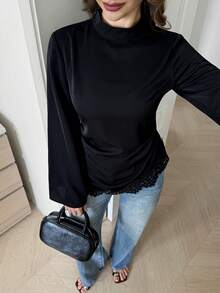Solavon 女款優雅素色對比蕾絲收腰喇叭袖上衣 - 黑色 - 查看 6