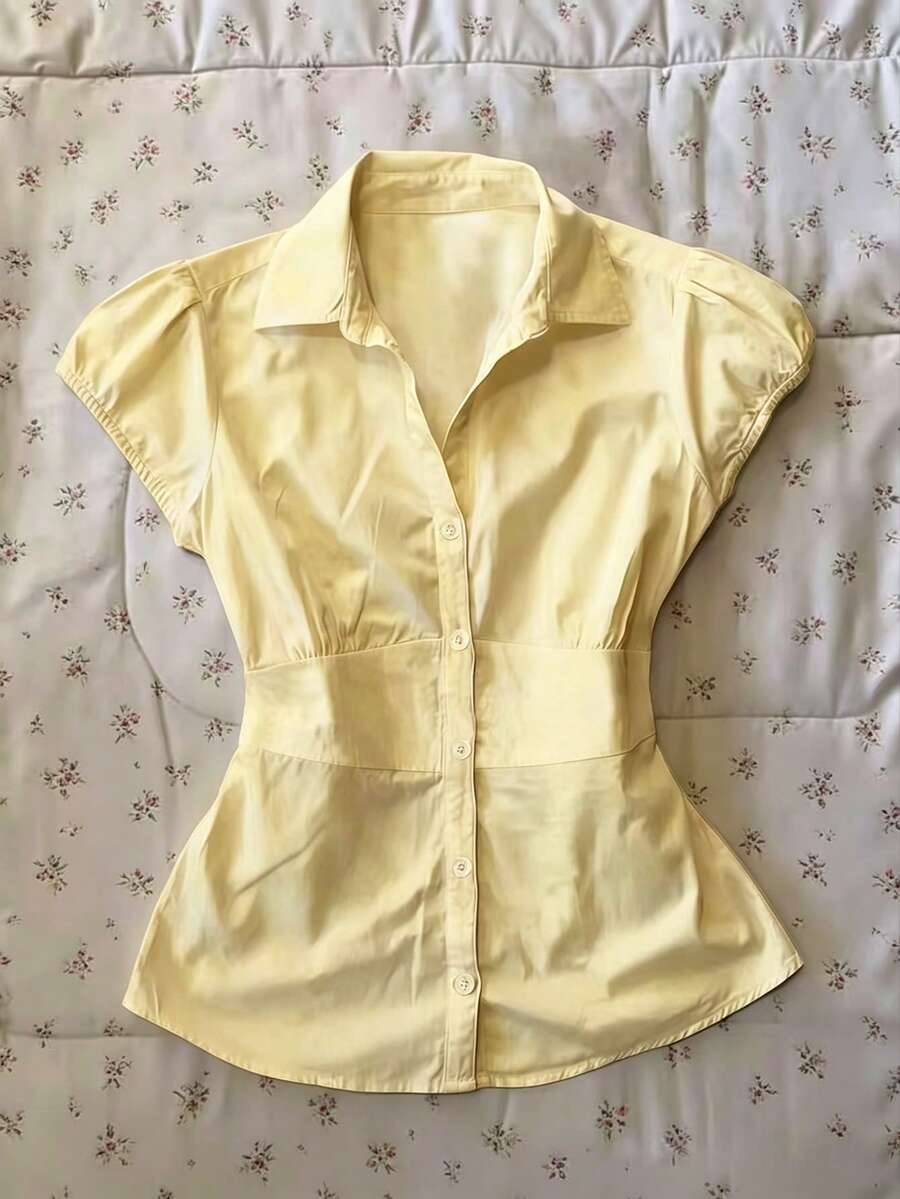 IslaSuriya 女款單排扣泡泡袖短袖純色拼接襯衫 - 淡黃色 - 查看 1