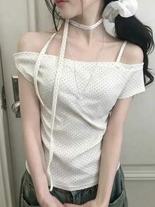 DAZY 女款不對稱肩領蝴蝶結肩帶波點布料甜美春雨短袖夏季T恤可愛上衣 - 白色 - 查看 3