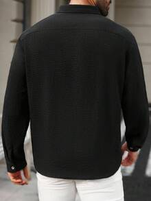 Manfinity CasualCool 男士大尺碼休閒純色鈕扣長袖襯衫，正式款 - 黑色 - 查看 2