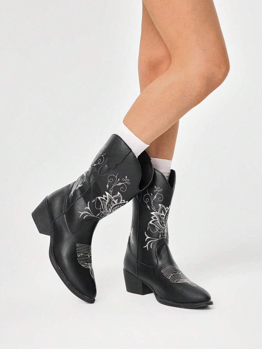 ROMWE Fairycore Bottes western marron, bottes hautes à enfiler brodées, bottes de moto montant au genou, bottes montantes à talon épais pour femmes - Noir + fleurs - Voir 1