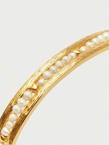 Opalesca 1 对珍珠/珍珠母，纹理，金属/金属饰面，串珠 18k 金开口袖口手链，适合派对、休闲、工作、优雅、可爱、奢华、婚礼、节日、度假、露营、Y2K、妈妈、女士、女孩、秋季、冬季、节日、假日、度假、老钱、万圣节 - 金黃色 - 查看 6