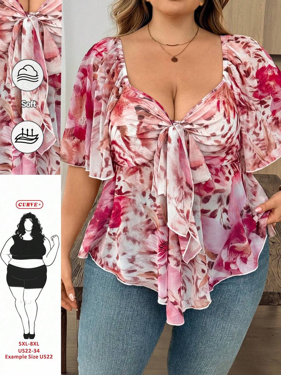 SHEIN CURVE+ Top de mujer de talla grande con estampado floral rosa, de punto elástico y malla, con cuello con volantes y diseño de cuello cuadrado con lazo y fruncido. Adecuado para estilo casual de vacaciones de primavera/verano, bohemio, elegante y versátil, uso diario, festivales de música, conciertos, fiestas de carnaval, vacaciones en la playa, citas nocturnas, fiestas de cumpleaños, despedidas de soltera, discotecas, compras casuales, estilo callejero, salidas y varias ocasiones. Fácil de combinar, excelente efecto adelgazante. - Rosa - Ver 1