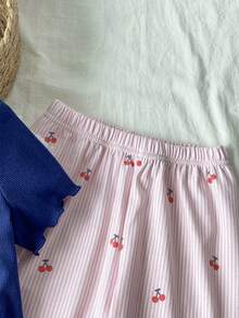 Set Pakaian Santai Anak Perempuan Balita Musim Panas dan Gugur Sepanjang Musim: Atasan Lengan Pendek Leher Bulat Bertekstur Bergaris Motif Buah Ceri dengan Cetakan Foil dan Celana Panjang Bergaris Motif Kotak-kotak Ceri - Navy Blue - View 8