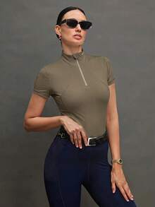 Activina 女款素色短袖半拉鍊立領馬術上衣 - 軍綠色 - 查看 5