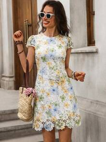 SHEIN Clasi Vestido de vacaciones de verano para mujer talla grande con estampado floral elegante y ribete de encaje con lazo en la cintura - Multicolor - Ver 5