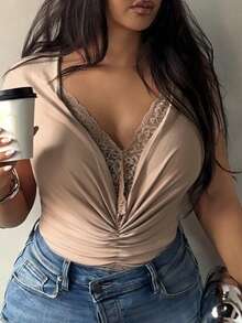 Dazy Plus Áo bodysuit nữ size lớn dệt kim phối ren patchwork, vai T-shirt, cổ V sâu, tôn dáng, phong cách tối giản gợi cảm, đa năng cho mùa xuân hè - Màu Hồng baby - Xem 6