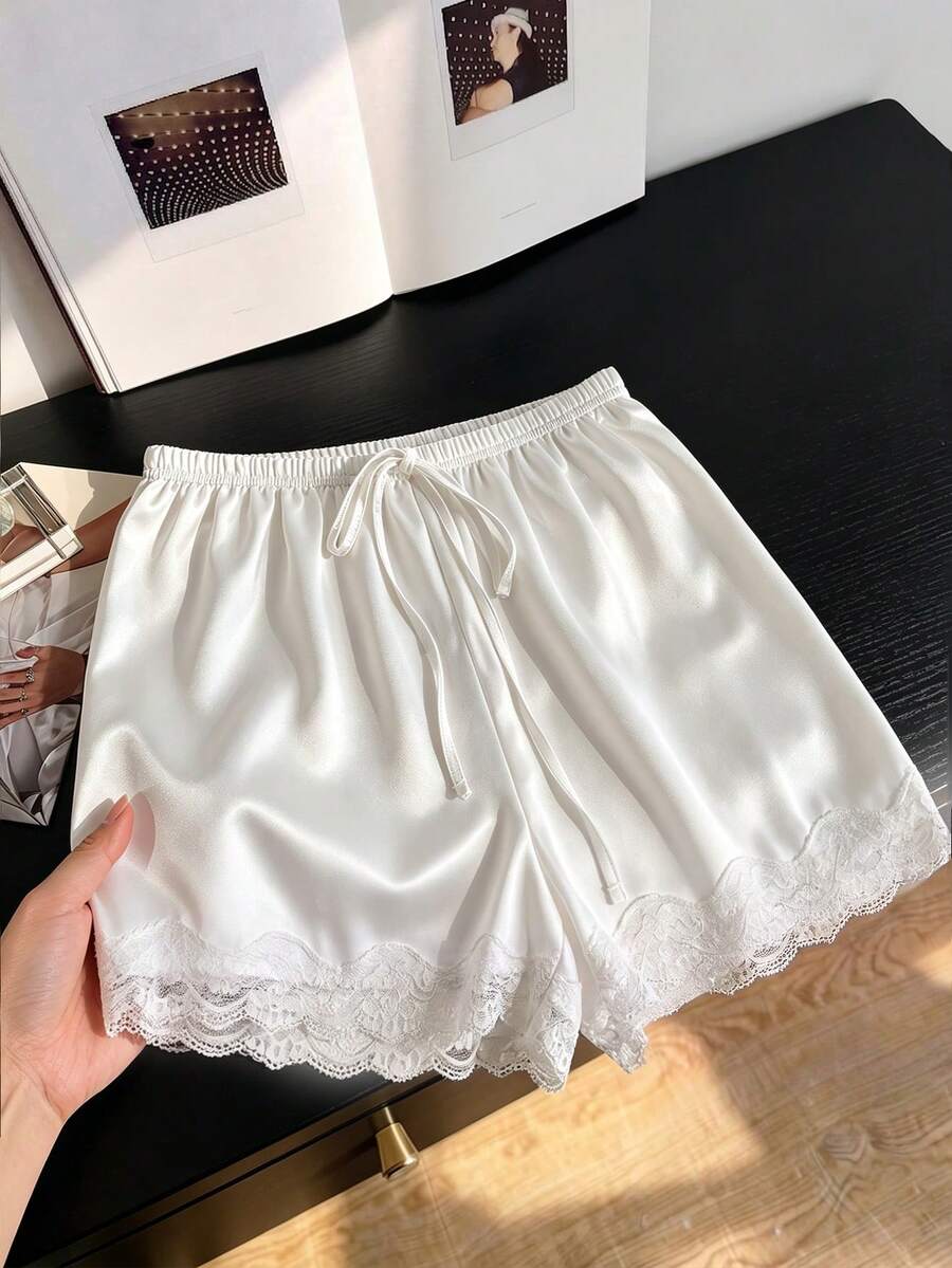 GlowEve 女款白色蕾絲拼接彈性腰短褲,優雅緞面短褲,適合日常通勤穿著居家休閒夏季居家服 - 白色 - 查看 1