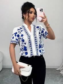 SHEIN Holidaya 女款夏季海灘度假風花卉印花V領短袖襯衫 - 藍色 - 查看 6
