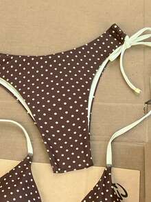 Swim Vcay Bikini nữ gợi cảm 2026 Xuân/Hè, cúp tam giác cổ yếm, màu cà phê chấm bi vàng, trang trí mặt trời vàng, gấu bèo nhún dây rút, charm chuông vuông ở cuối dây vai, hông buộc dây cắt cao, có thể điều chỉnh, phù hợp đi biển, hồ bơi và ven biển - Cà phê nâu - Xem 3