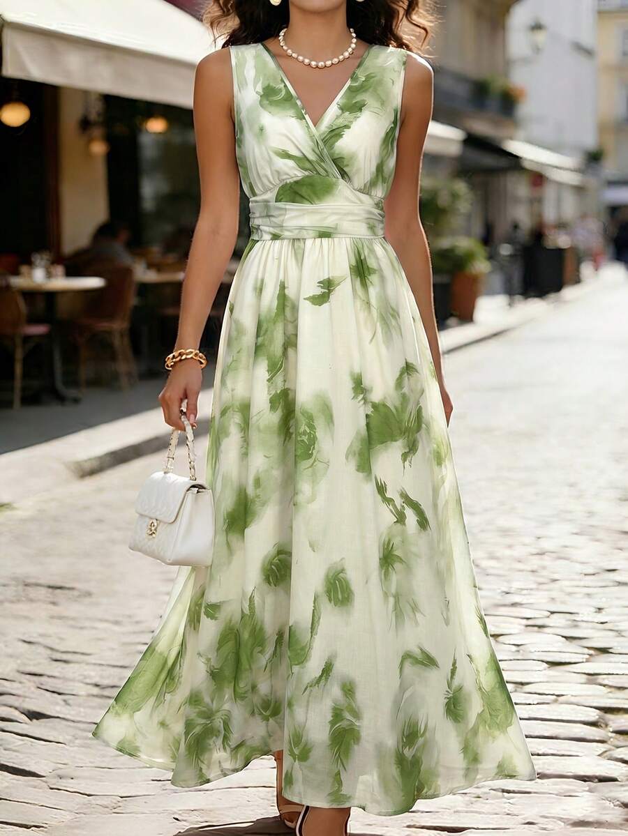 SHEIN PETITE 女款V領優雅荷葉邊花卉印花收腰A字中長洋裝,度假浪漫時尚風,適合嬌小女性 - 綠色 - 查看 1