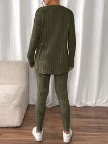 SHEIN Frenchy Camiseta de punto acanalado con hombros caídos & Leggings de tela texturizada Dos piezas - Verde militar - Ver 2