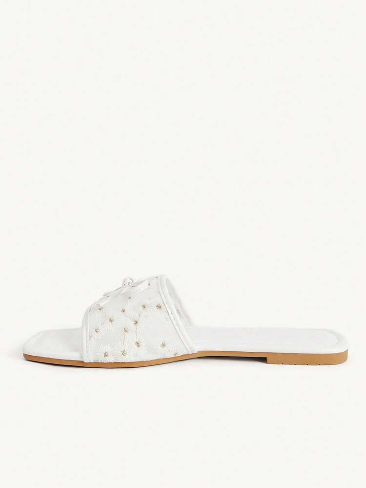 CUCCOO CHICEST White Square-Headed Small Daisy Embroidered Sandals, Mesh Yarn, Daily Commuting Versatile One-Word Drag