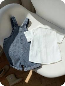 SHEIN 2件組嬰兒男童女童舒適休閒百搭可愛白色短袖上衣與牛仔吊帶連身褲套裝，適合春夏季，室內居家、戶外、日常、運動、玩耍、派對、攝影、度假、節日 - 藍色 - 查看 2