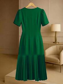 SHEIN Clasi 大尺碼女款鈕扣百褶下擺圓領短袖洋裝 - 綠色 - 查看 2