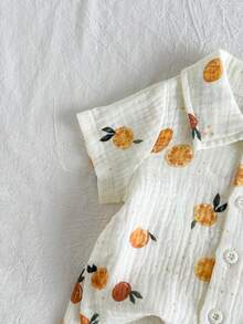 SHEIN Vintaside Kids 新生兒夏季領口短袖時尚簡約休閒襯衫搭配百搭休閒數位印花短褲，適合日常休閒、公園散步、購物、旅行、度假、露營和野餐 - 橘色 - 查看 8