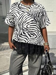 Muchica Camiseta de manga corta con cuello redondo, de talla grande, con estampado total y parches de encaje - Negro - Ver 1