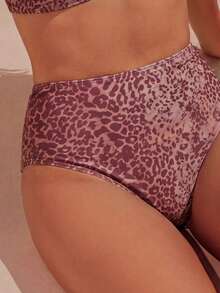 Costavie Setelan Bikini Dua Potong Wanita Motif Leopard Acak Musim Semi/Panas 2026 dengan Potongan V Dalam dan Pinggang Tinggi - MultiWarna - View 3