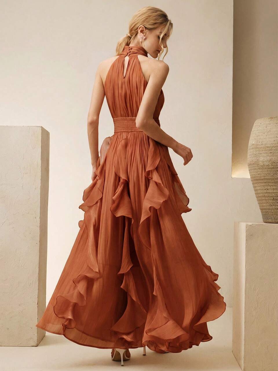 Vestido elegante sin mangas con cuello halter para mujer alta, nuevo para verano, con cintura fruncida, bajo ondulado brillante y favorecedor, falda completa, color rosa, adecuado para banquetes, fiestas y reuniones