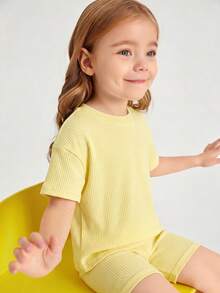 Young Girl Solid Color Short Sleeve T-Shirt And Shorts Casual Daily Outfit Set - Yellow - View 7