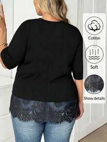 SHEIN CURVE+ 大码女式黑色棉混纺T恤，优雅蕾丝下摆，短袖圆领休闲上衣；舒适黑色棉质T恤，蕾丝饰边；时尚女式短袖圆领上衣；别致黑色蕾丝下摆棉混纺上衣；休闲修身短袖日常上衣；情人节蕾丝饰边上衣；棉质上衣；休闲上衣；春季女装；夏季女装；新年派对上衣；黑色上衣 - 黑色 - 查看 3