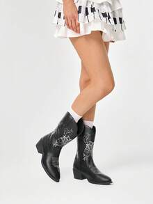 ROMWE Fairycore Bottes western marron, bottes hautes à enfiler brodées, bottes de moto  montant au genou, bottes montantes à talon épais pour femmes - Noir + fleurs - Voir 2
