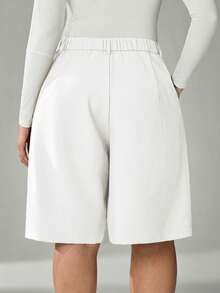 SHEIN Tall CURVE 大尺碼女款時尚素色機能通勤短褲 - 白色 - 查看 6