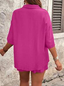 SHEIN Tall CURVE Conjunto de 2 piezas de verano con camisa de manga corta holgada y casual de unicolor con solapa y bolsillo, y pantalones cortos con cordón, talla grande - Rojo violeta - Ver 2